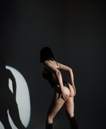 Со мной ты ощутишь все радости и наслаждения, которые только можешь представить. ✨
Мои услуги разнообразны: от нежной классики до горячего экстрима. Я умею находить общий язык с мужчинами, их желаниями и фантазиями. Мои возможности воплотят в реальность самые необычные и сладкие сны.
Фото в моем профиле - это только небольшая часть моей красоты. Встреча со мной будет незабываемой и оставит лучшие воспоминания. Мое тело создано для наслаждения и прикосновений, а мои нежные руки и губы позаботятся о твоем удовольствии.
Отзывы моих клиентов говорят о моей восхитительной работе и профессионализме. Если ты хочешь окунуться в мир страсти и безудержного наслаждения, то я - идеальный выбор.
💋 Живя в Москве, я легко доступна для встречи. Раскройся со мной и воплощай свои самые сокровенные фантазии. Я буду ждать тебя... 10160, 23 года